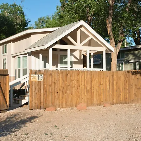 #19 Edge Of The Desert Canyonlands Cabin